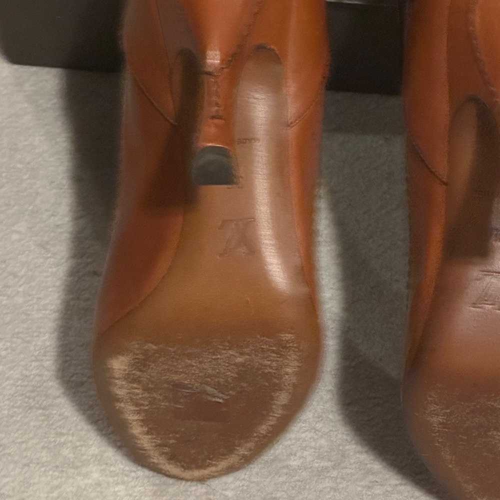 LOUIS VUITTON Drouot Open Toe Pump in Cognac Calf Leather - EXCELLENT SHAPE - Picture 14 of 15